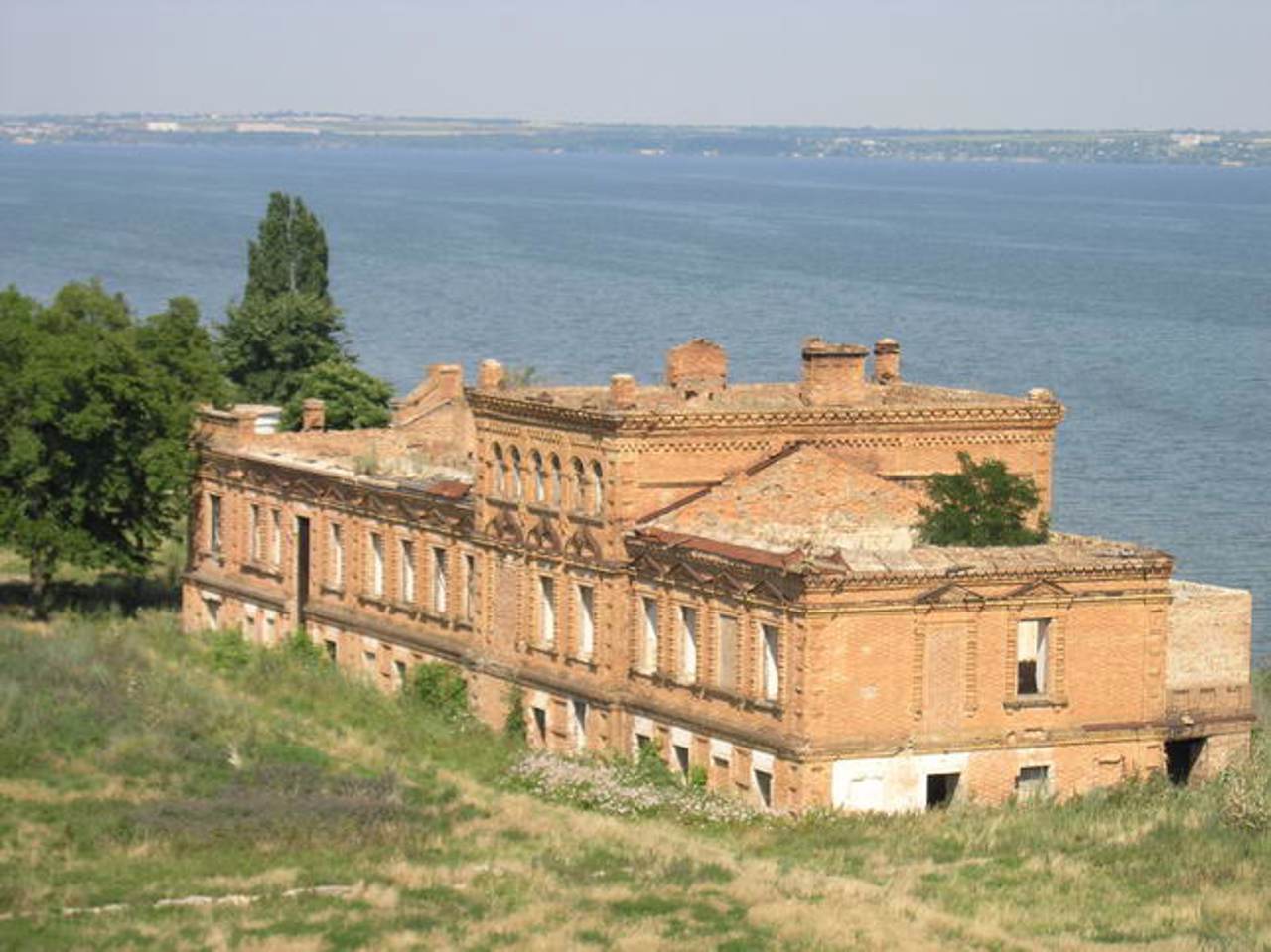 Свято-Григорівський Бізюків монастир, Червоний Маяк