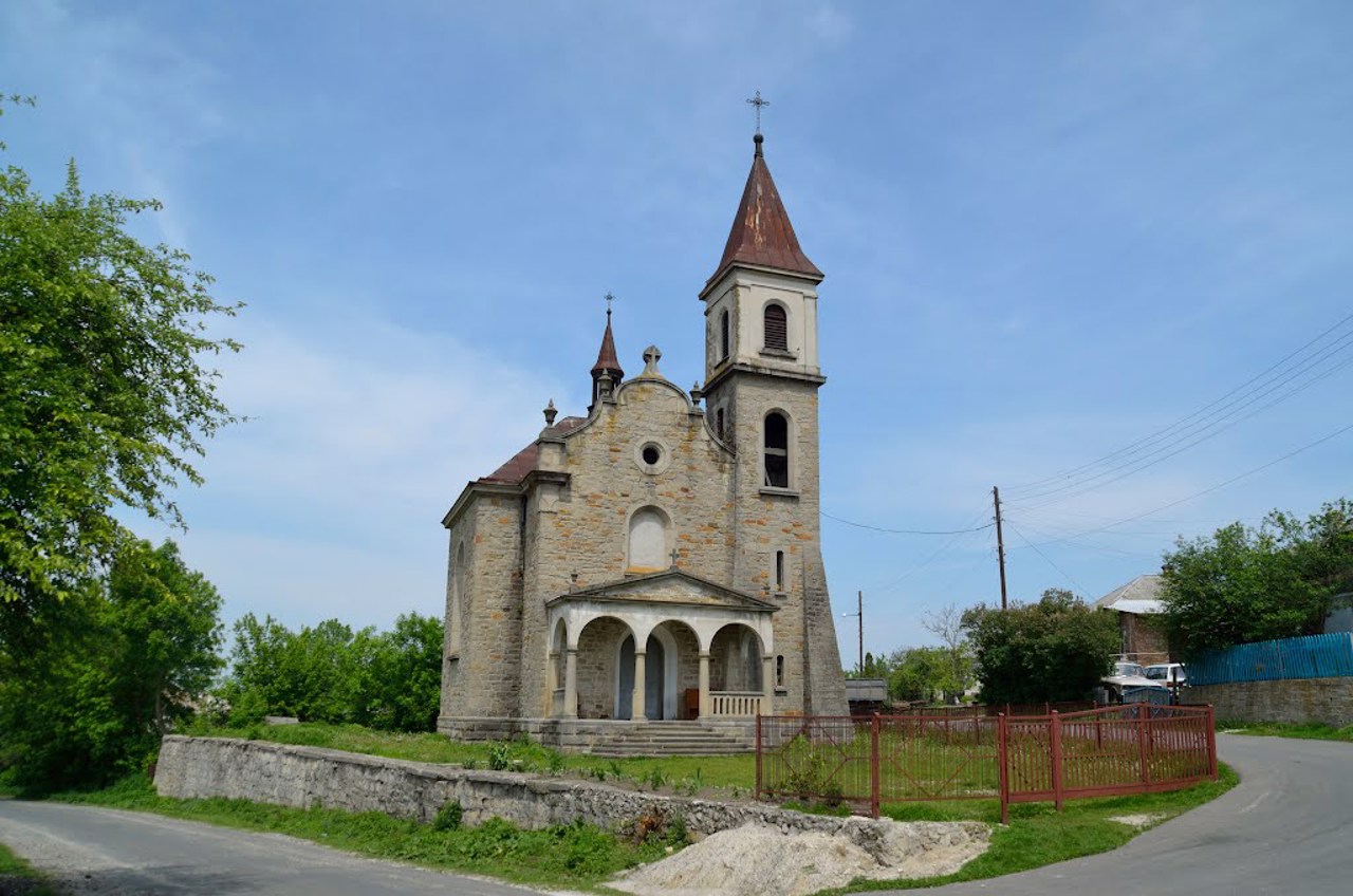 Костел святого Шарбеля, Байківці