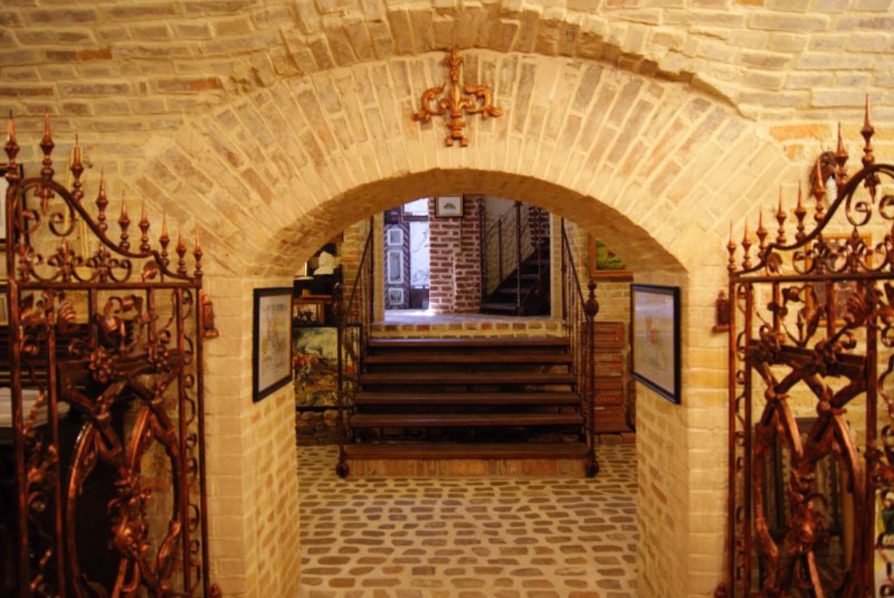 Museum-gallery of ceramics Burlay, Zaporizhzhia