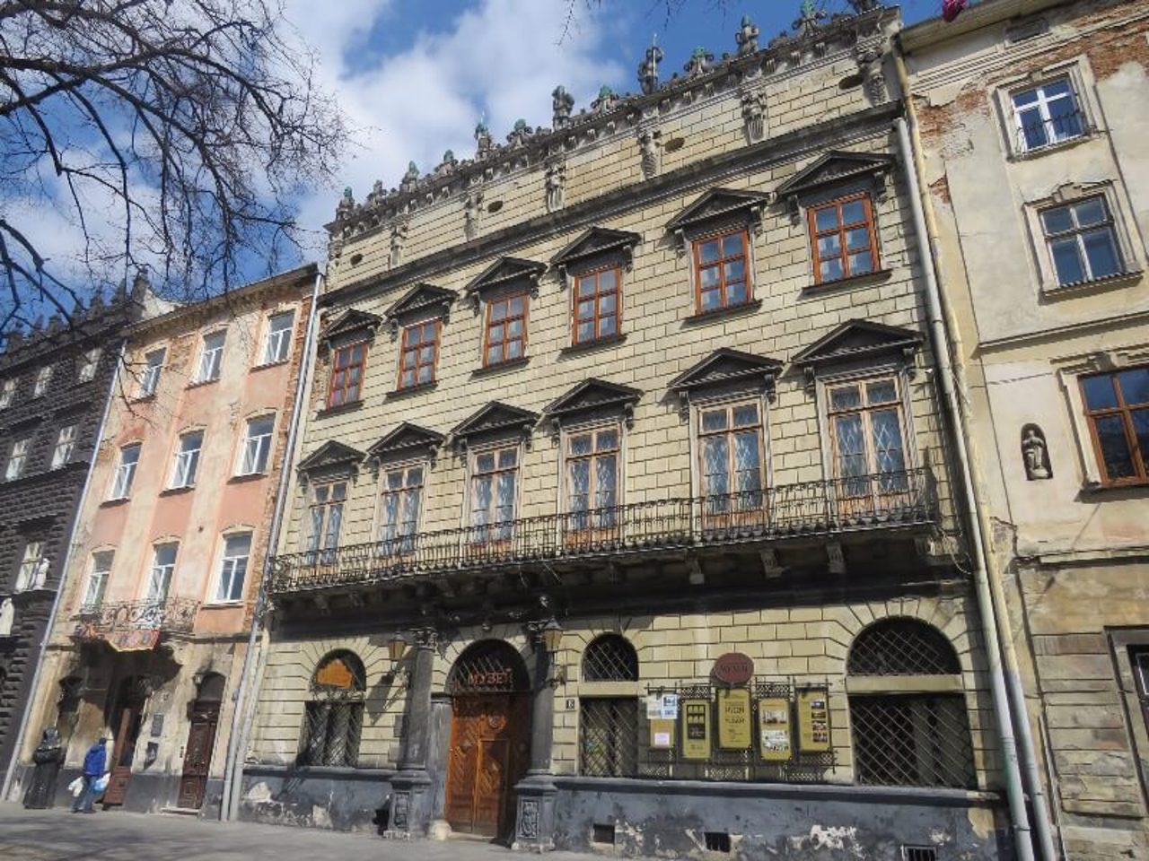 Палац Корнякта (Італійський дворик), Львів