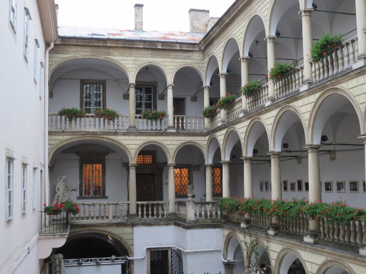 Kornyakt Palace (Italian Courtyard), Lviv