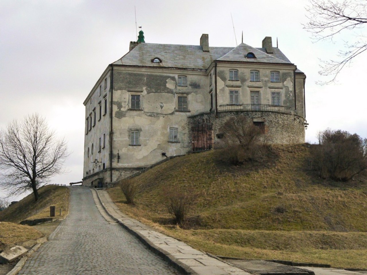 Олесский замок, Олеско