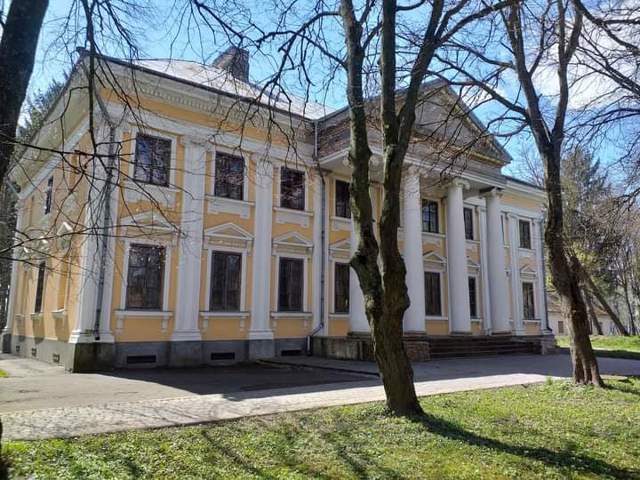 Khodkevychy Manor (Museum), Mlyniv
