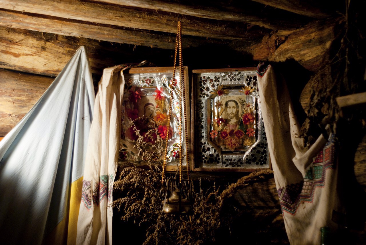 UPA Museum-Hideout (Kryivka), Mosty