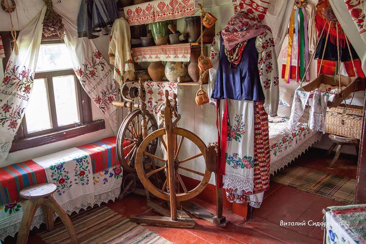 Estate-Museum "Ukrainian House", Nyzhnia Ozeriana