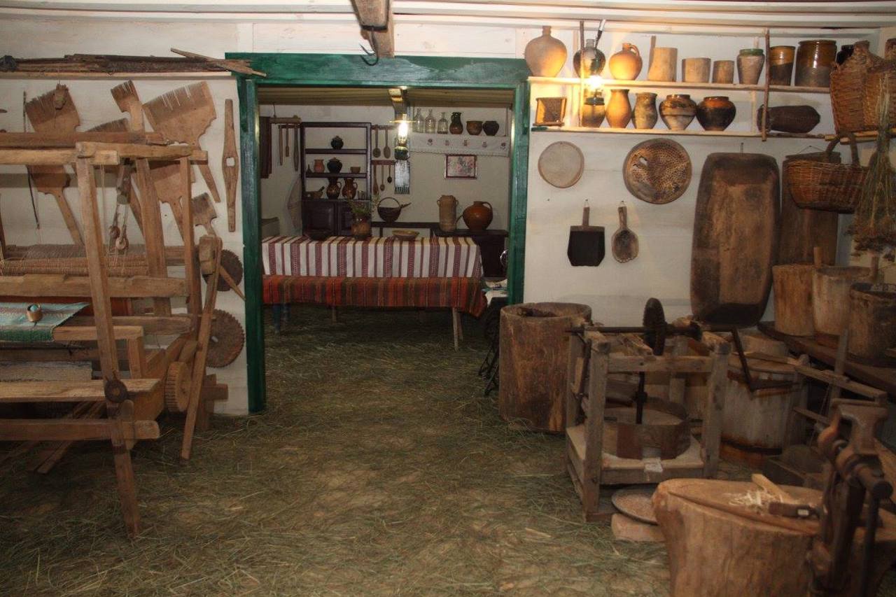 Ancient Life and Folk Crafts Museum, Pleskachivka