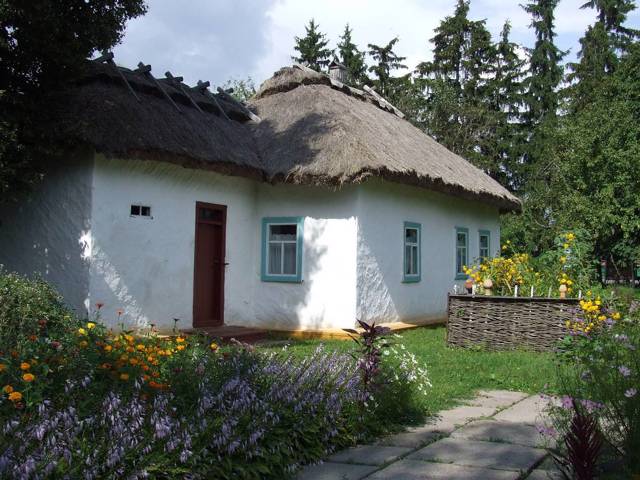 Pavlо Tychyna Museum, Pisky