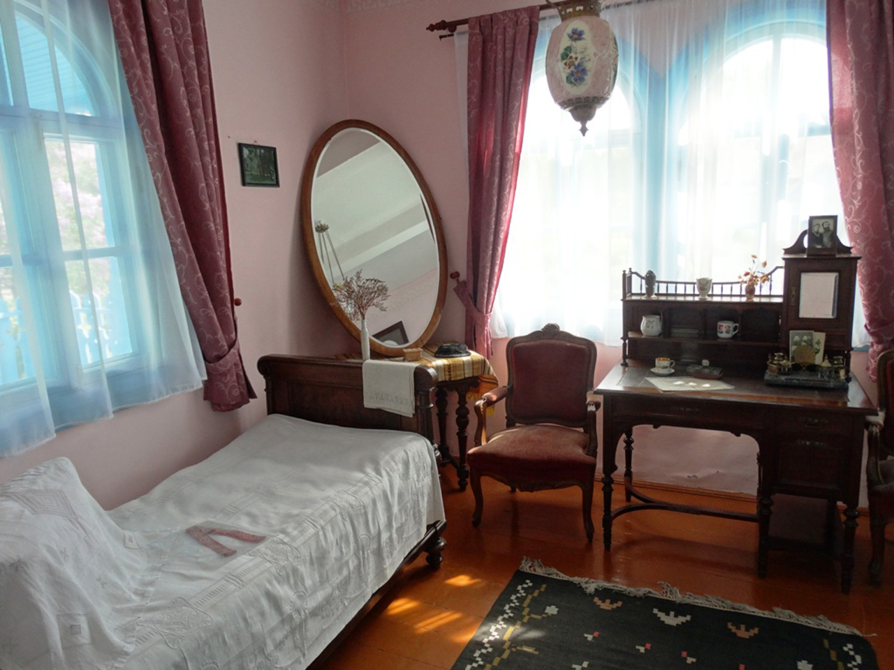 Lesya Ukrayinka Manor-Museum, Kolodiazhne