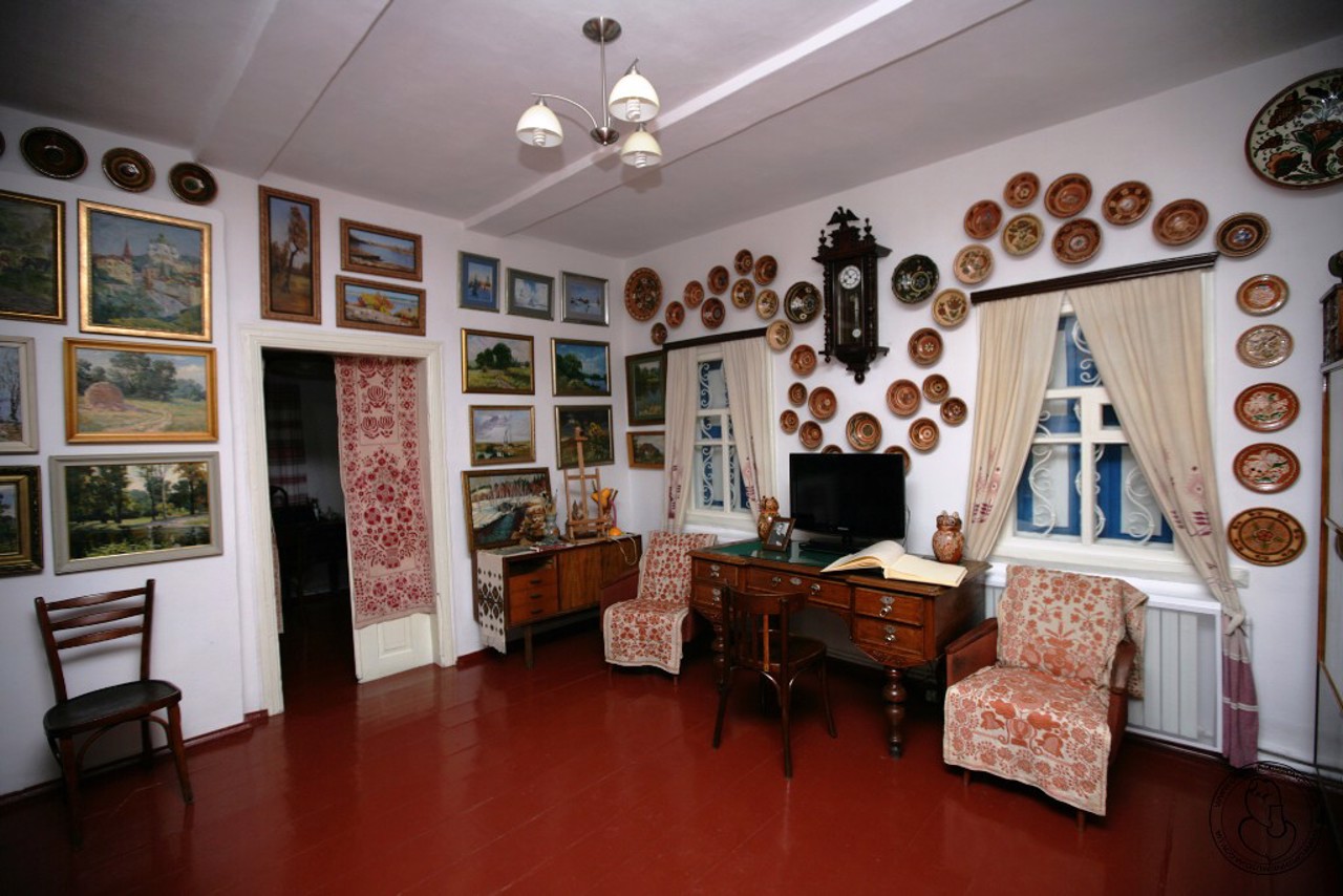 Leonid Smorzh Memorial Museum-Estate, Opishnia