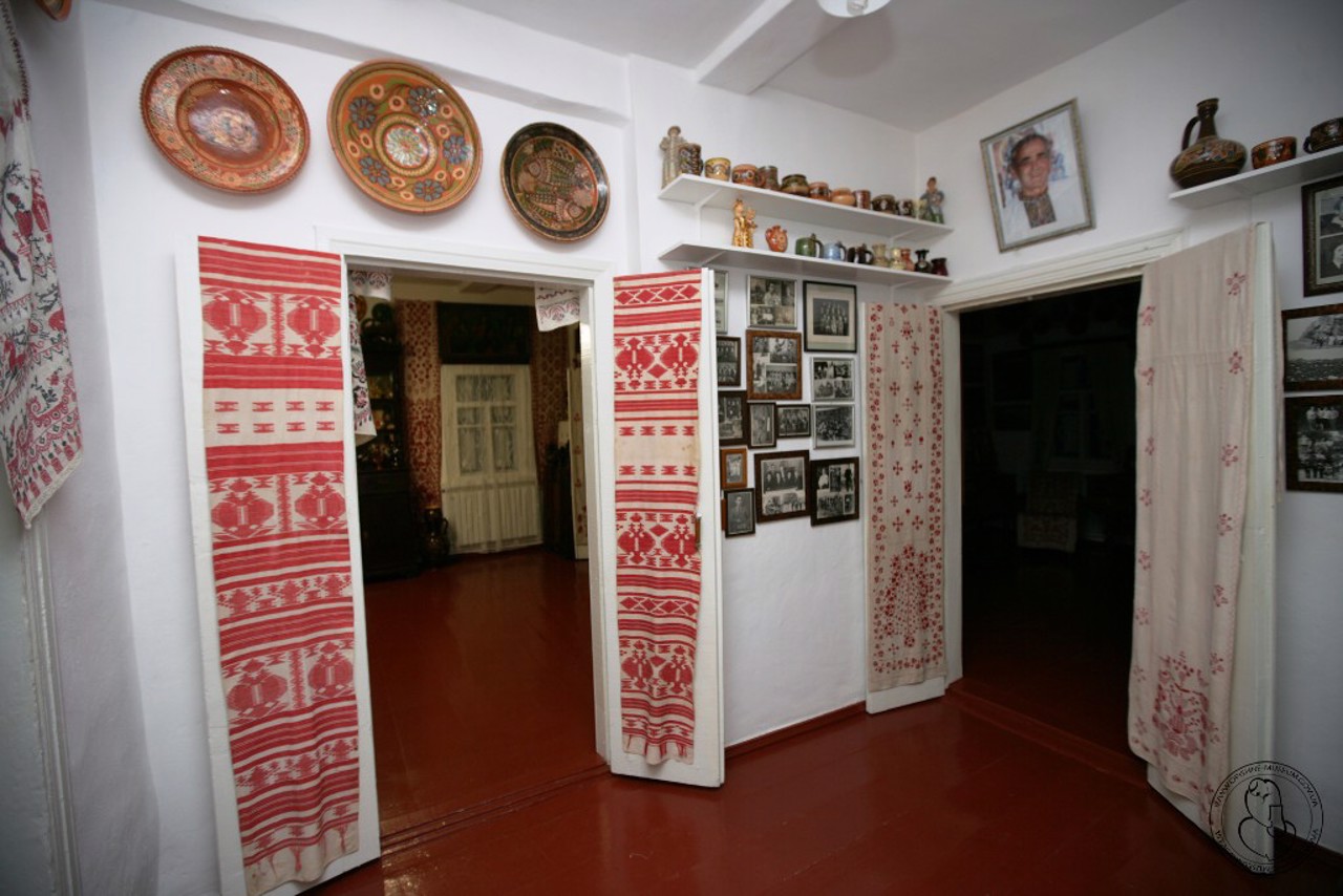 Музей-усадьба Леонида Сморжа, Опошня