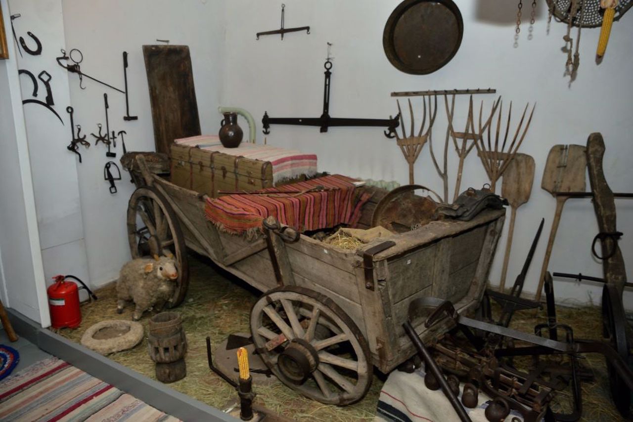 Museum of History and Ethnography of Greeks Azov Region, Sartana