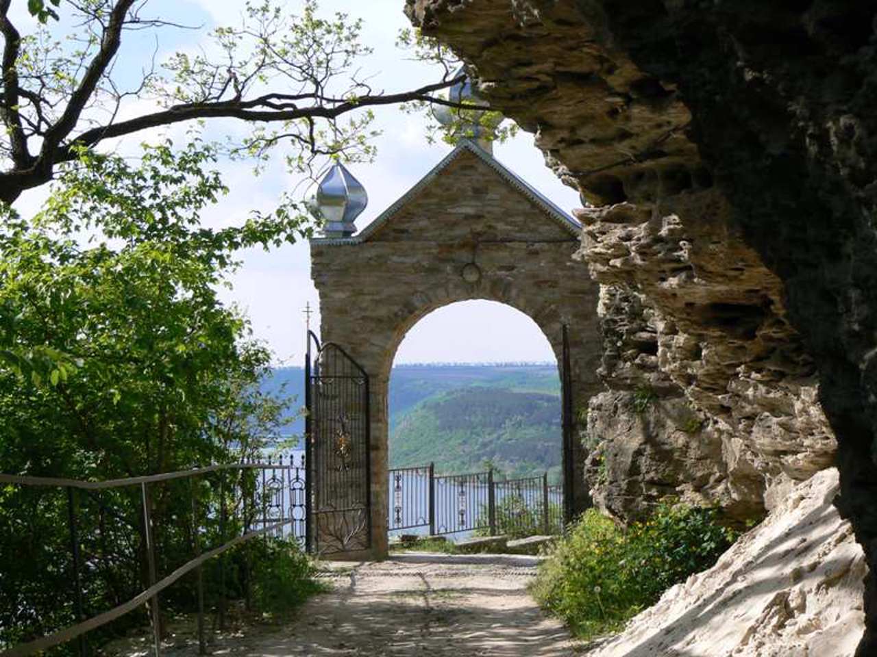 Cave Monastery, Halytsia
