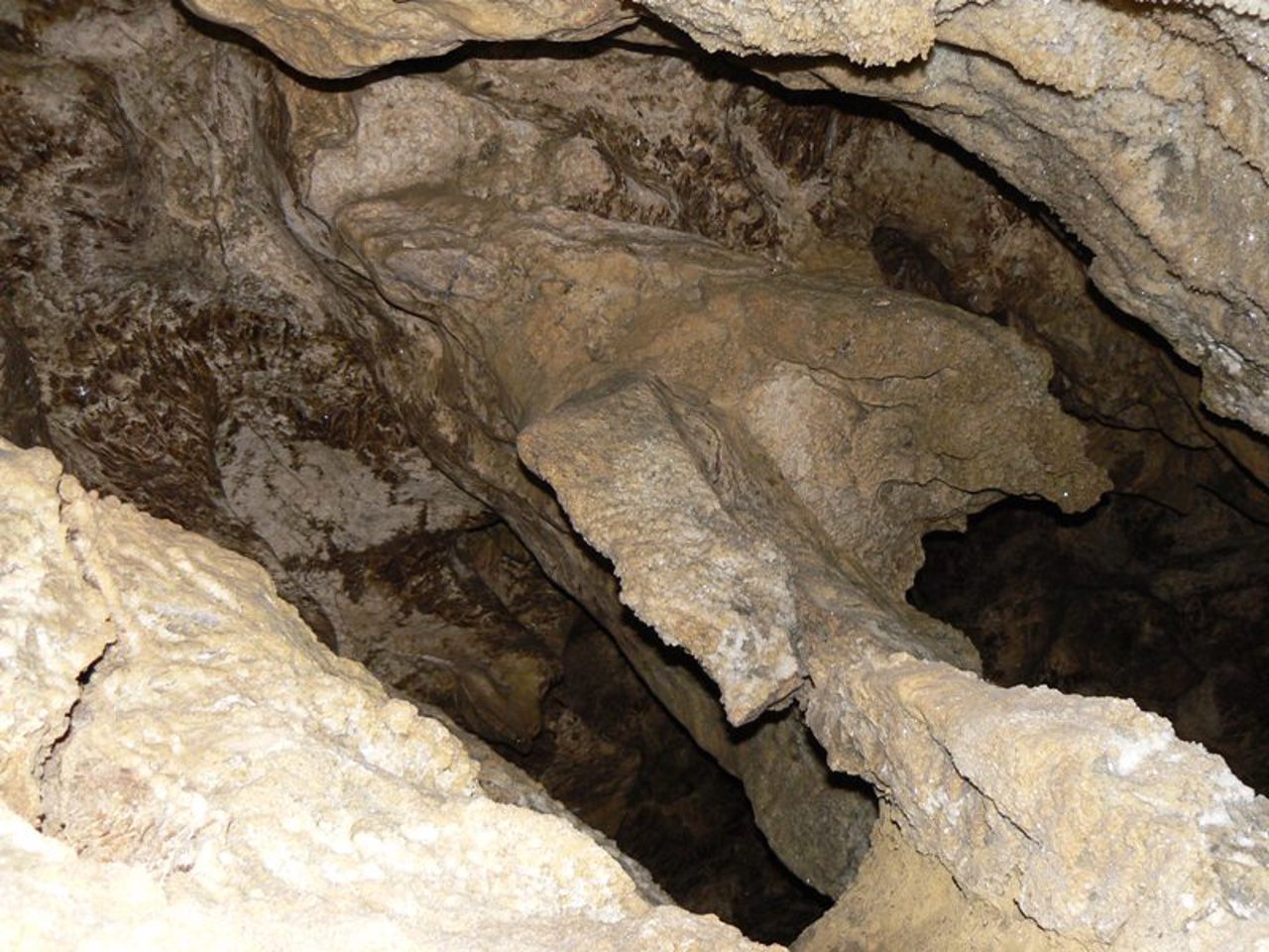 Кришталева печера, Кривче
