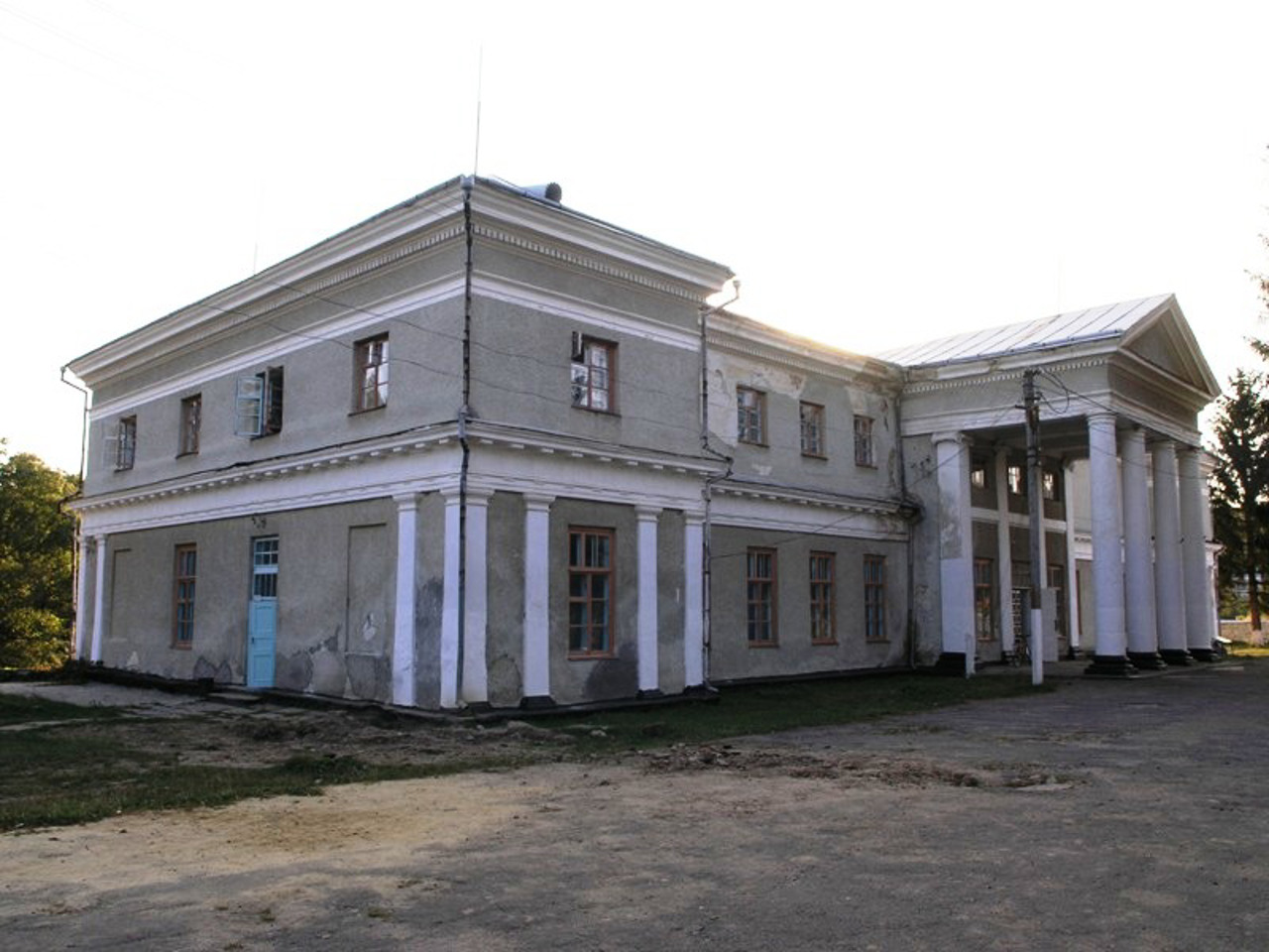 Komar Palace, Murovani Kurylivtsi