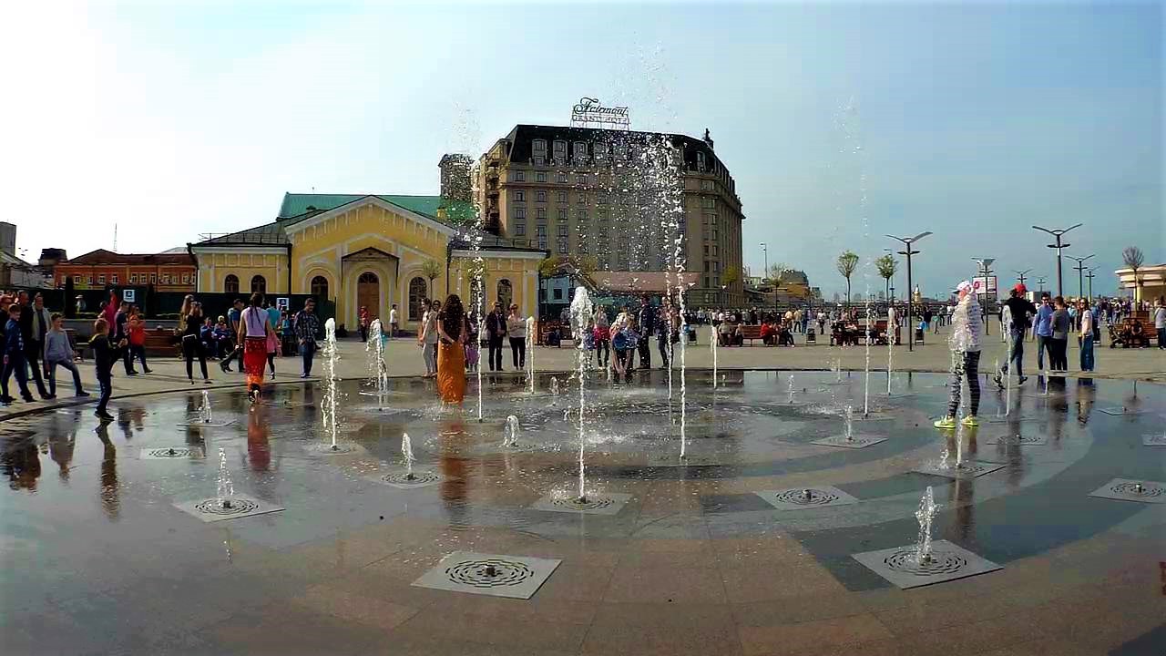 Poshtova Square, Kyiv