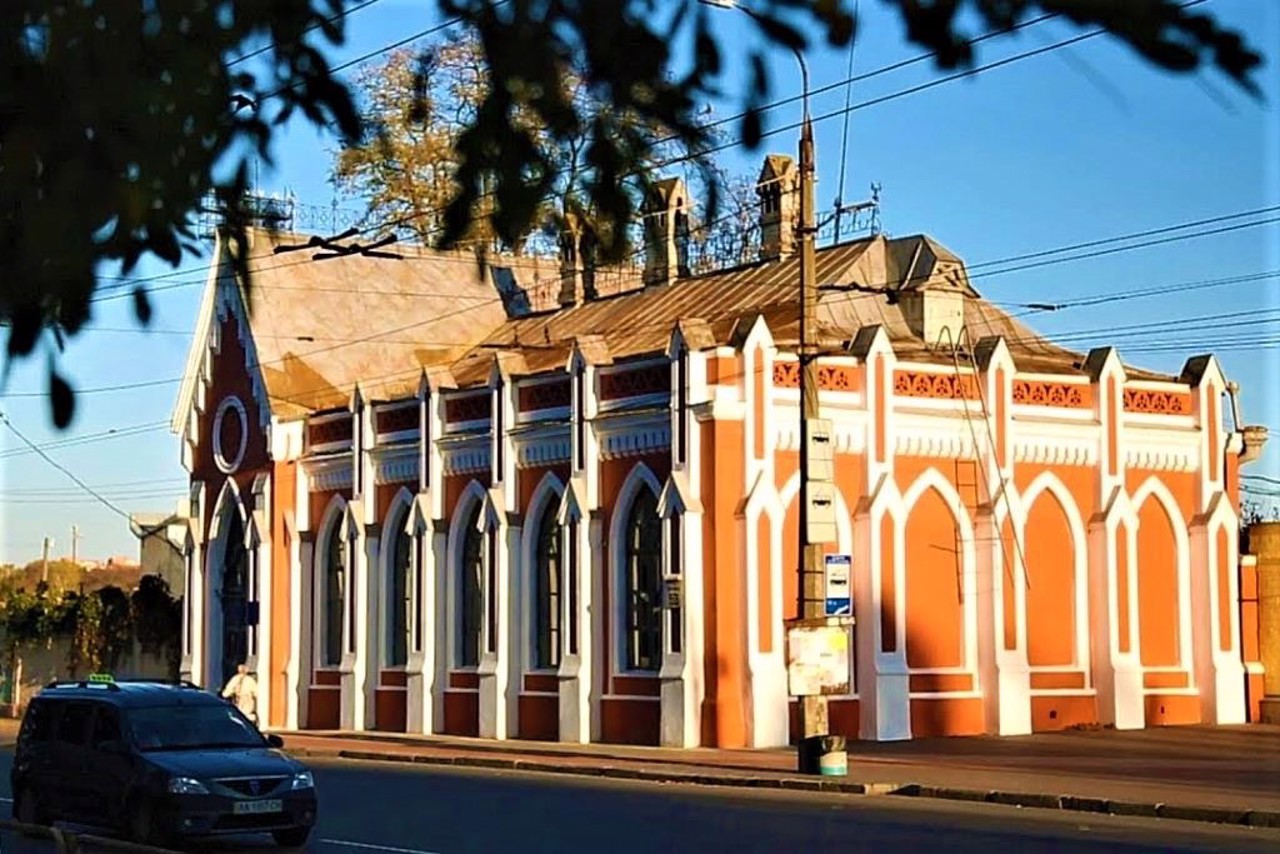Tarnovsky House, Chernihiv