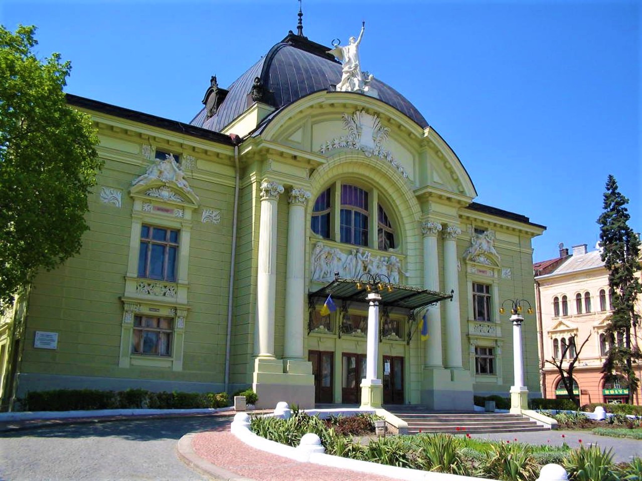 Music and Drama Theater, Chernivtsi