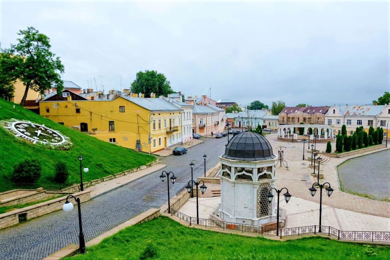 Turkish Well Square, Chernivtsi