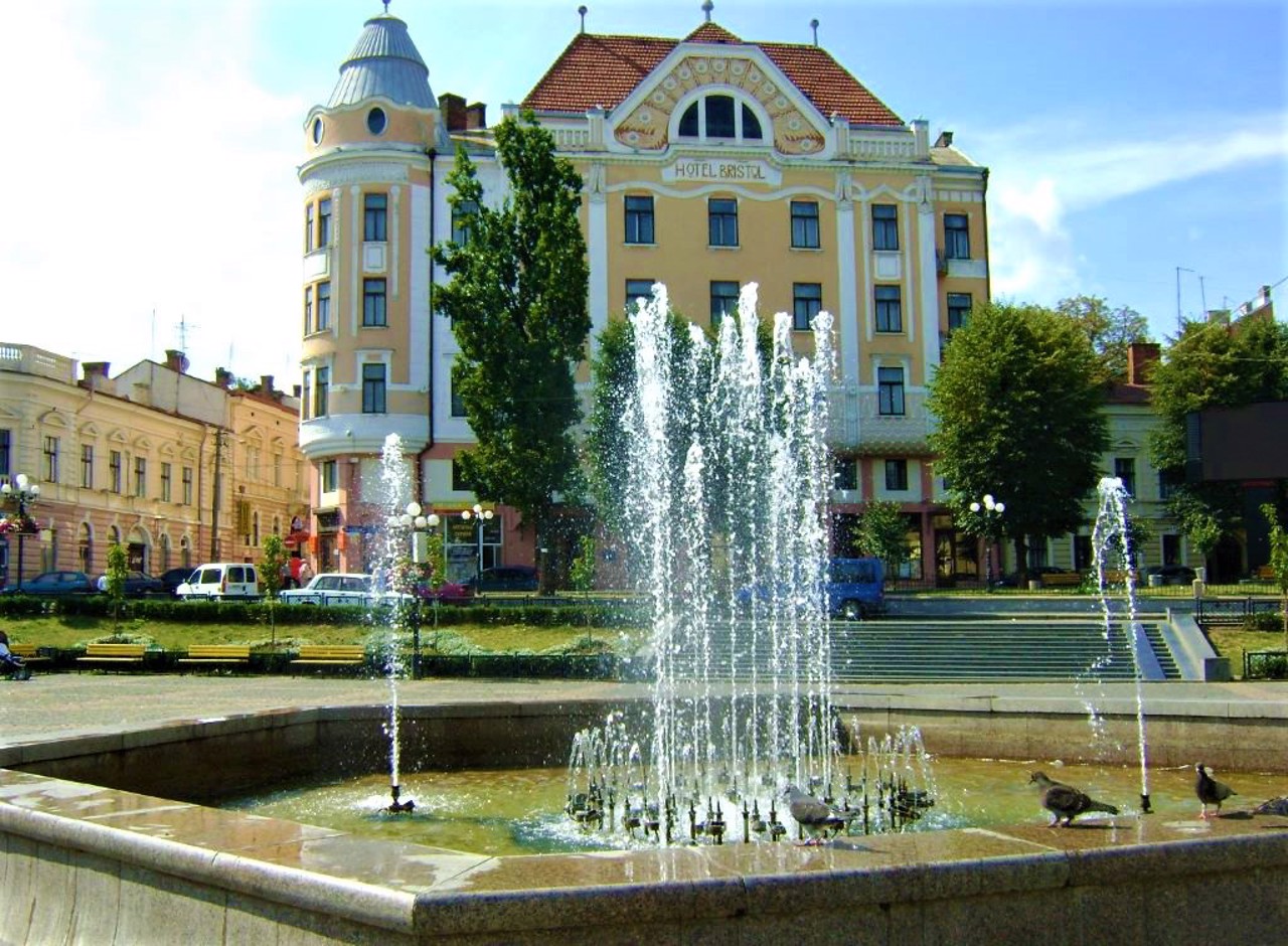 Hotel Bristol, Chernivtsi