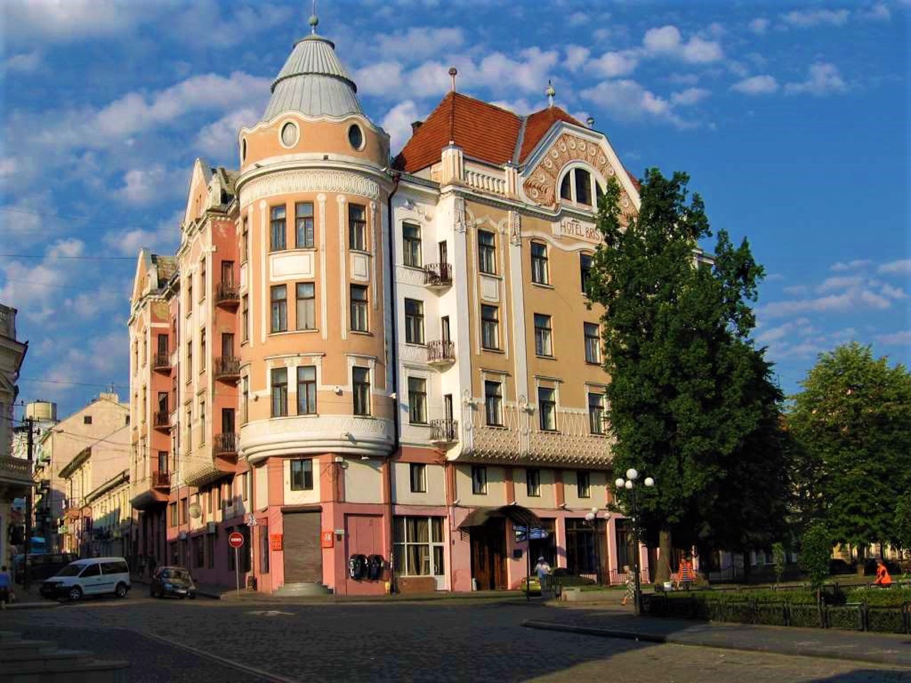 Отель Бристоль, Черновцы