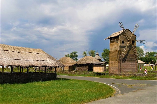 Поле Сорочинской ярмарки, Великие Сорочинцы