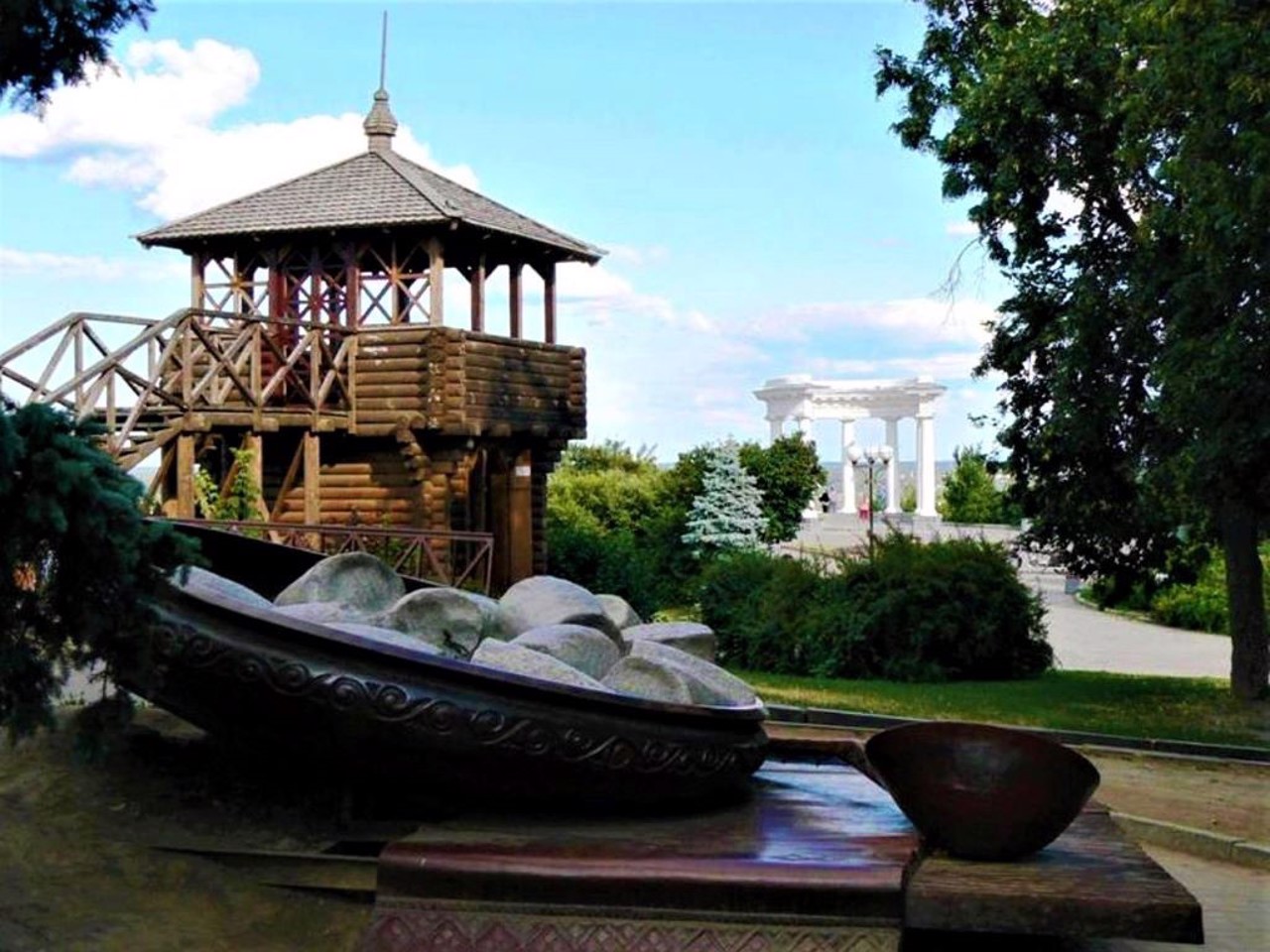 Monument to Poltava halushka