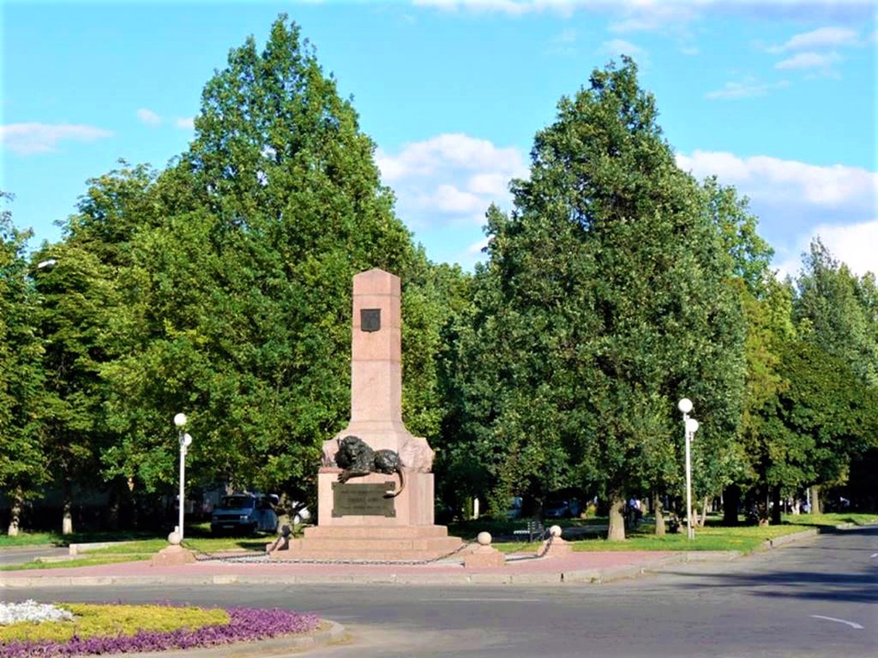 Monument to defenders of Poltava