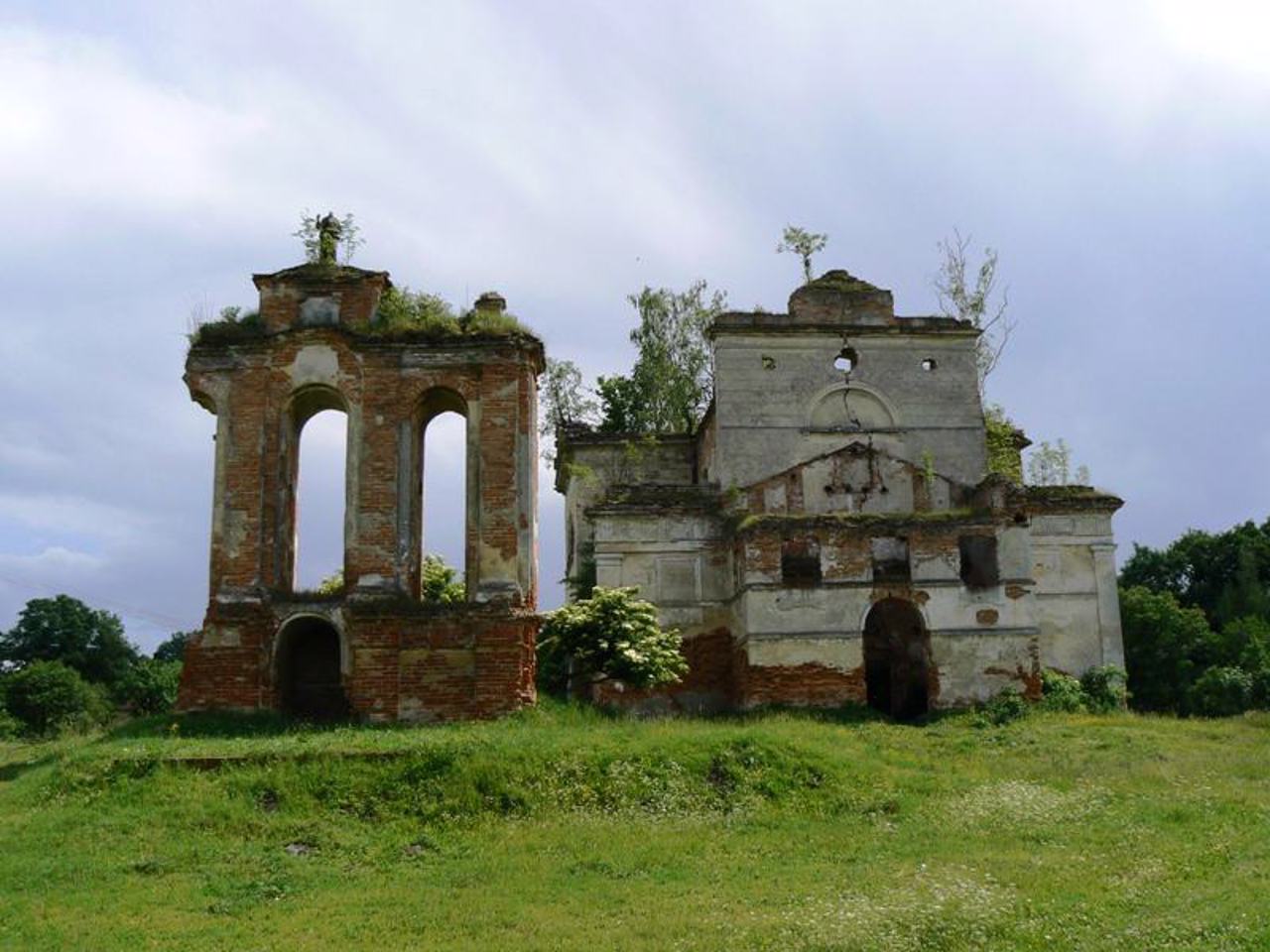 St. Stanislav's Church, Staryi Vyshnivets