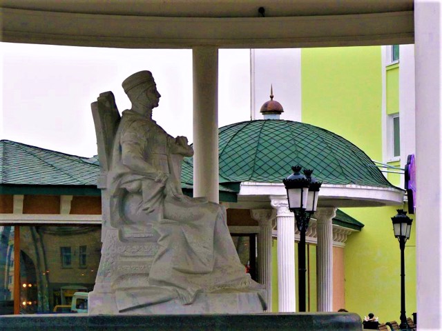 Monument to Mariya Rivnenska, Rivne