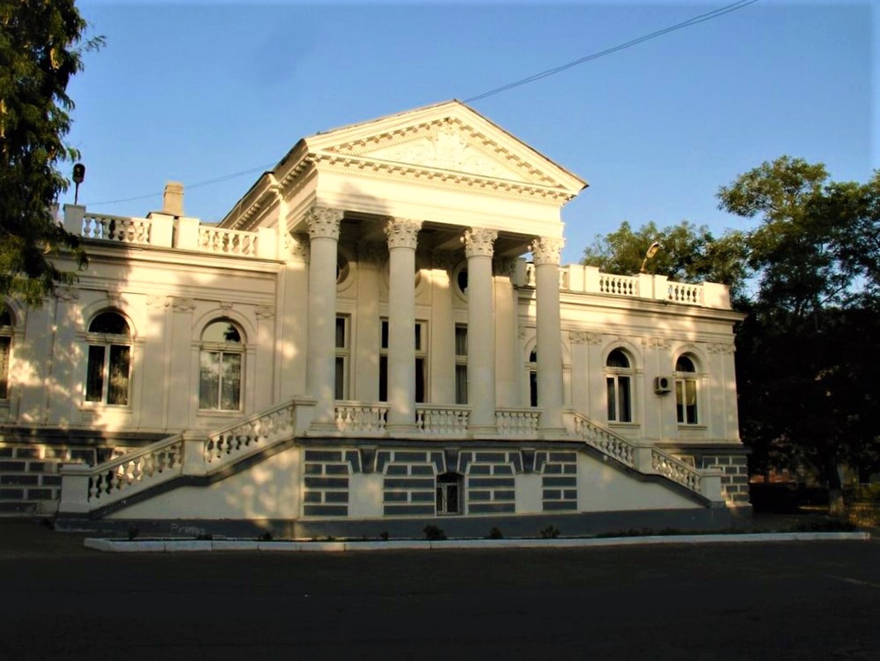 Public Library, Kherson