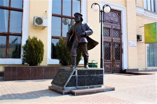 Пам'ятник отцю Федору, Харків