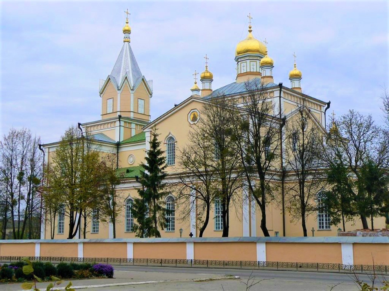 Корецкий Троицкий монастырь, Корец