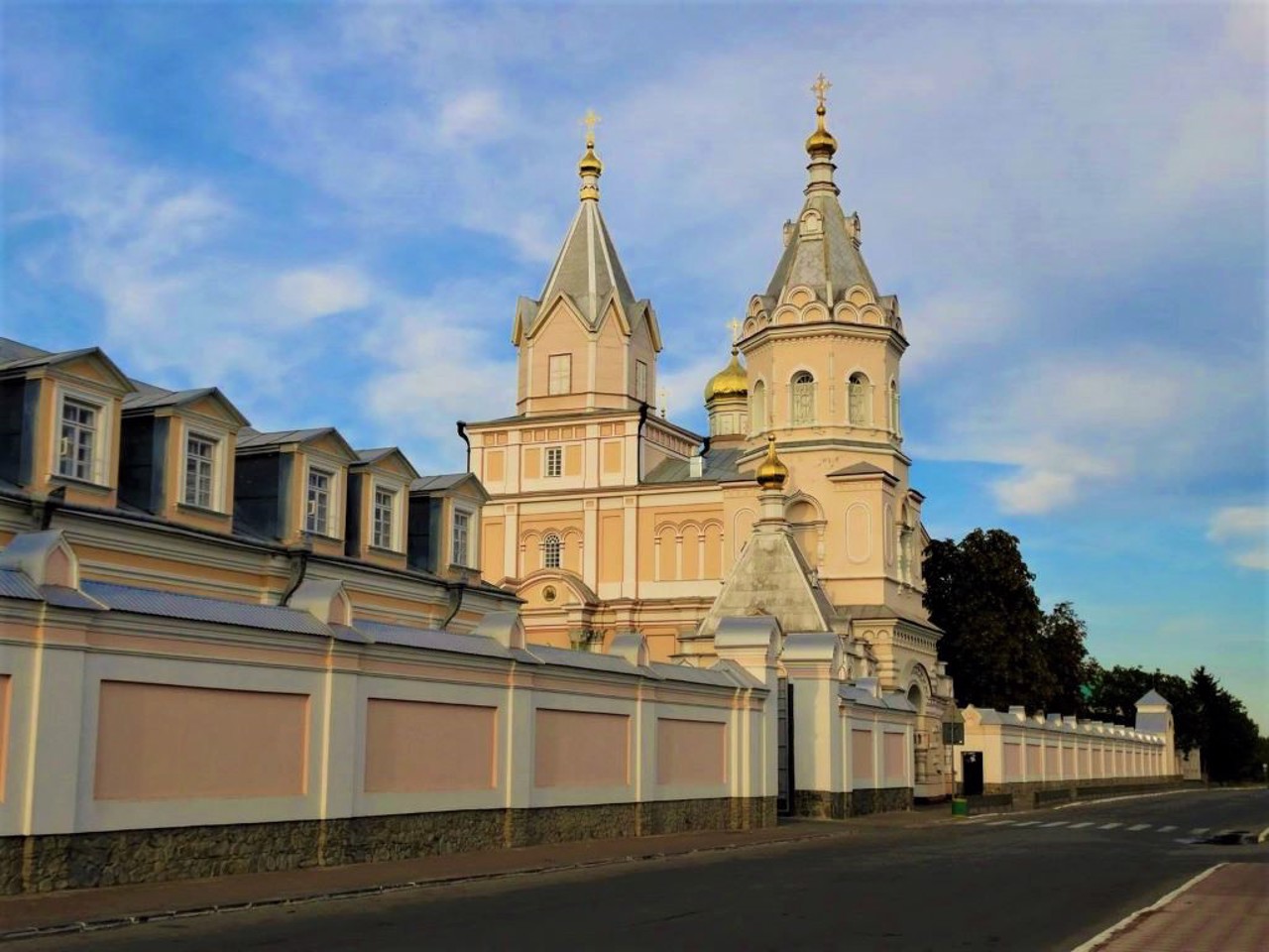 Корецкий Троицкий монастырь, Корец