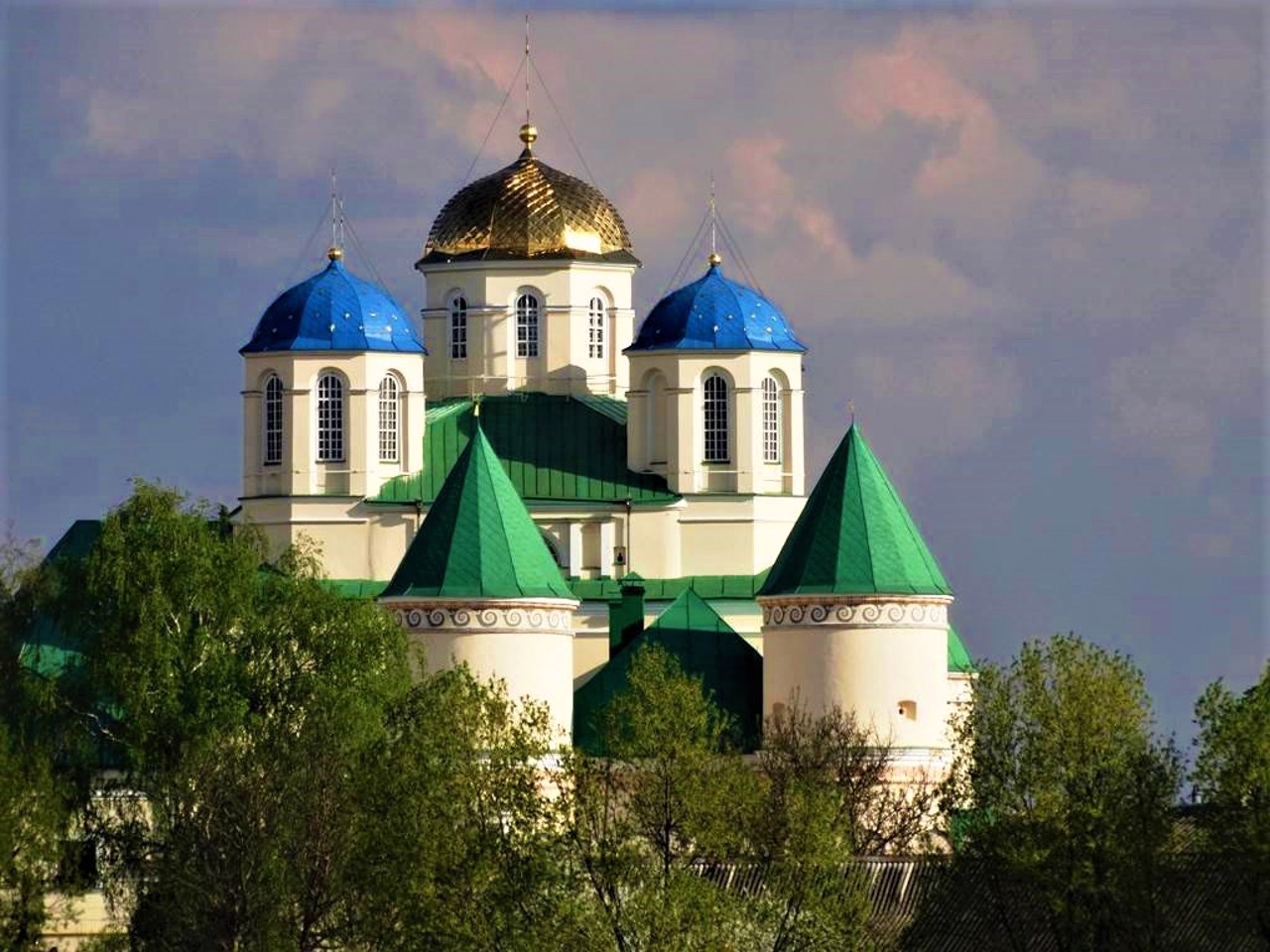 Свято-Троїцький монастир, Межиріч