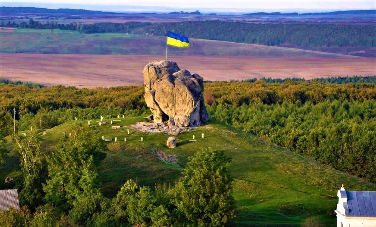 Devil Stone, Pidkamin