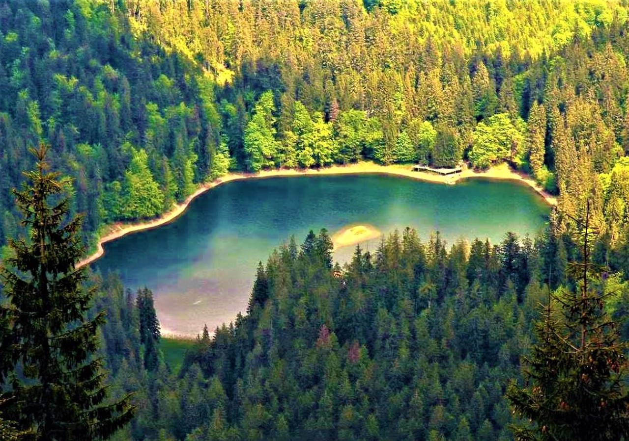 Synevyr Lake