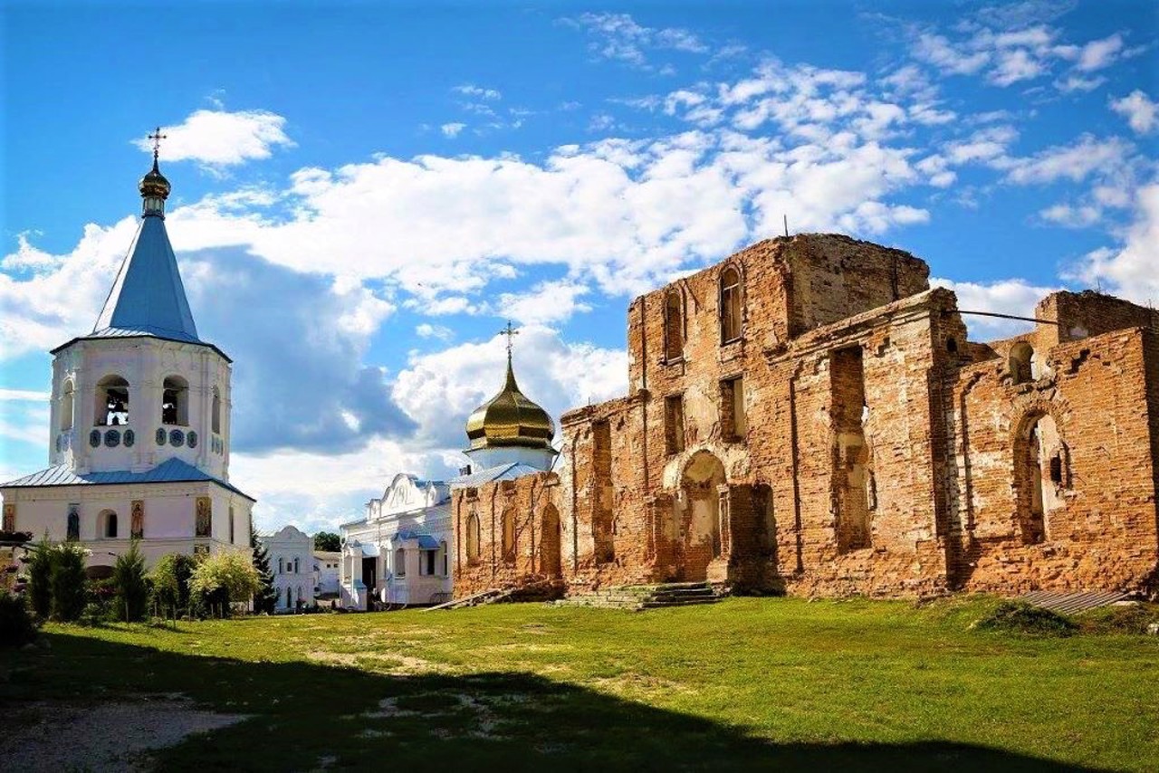 Молченский монастырь-крепость, Путивль