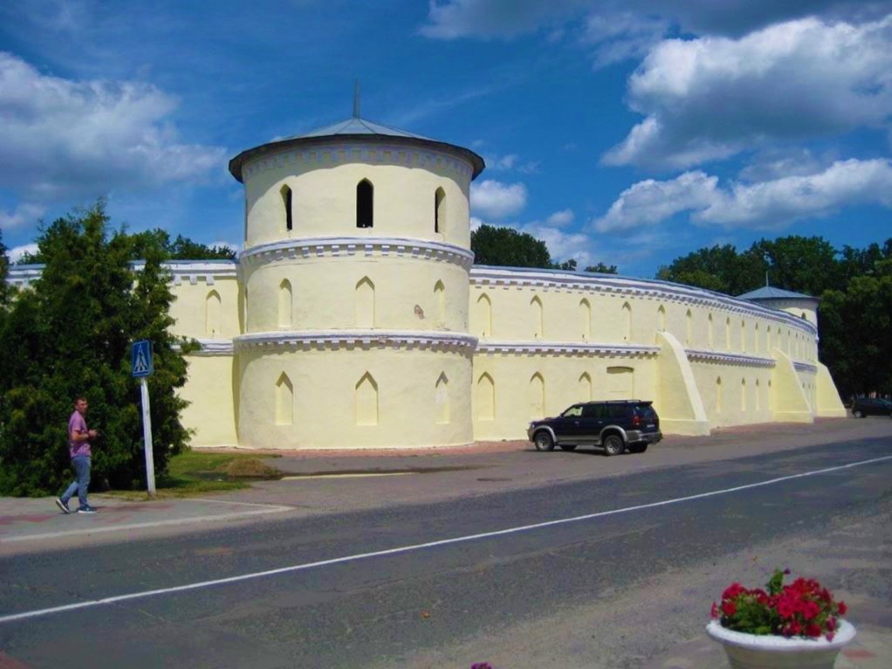 Round Yard, Trostianets