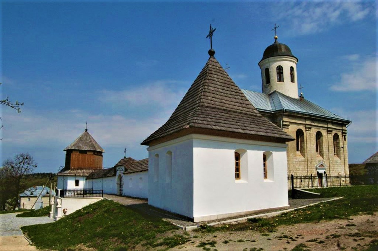 Успенская церковь, Крылос