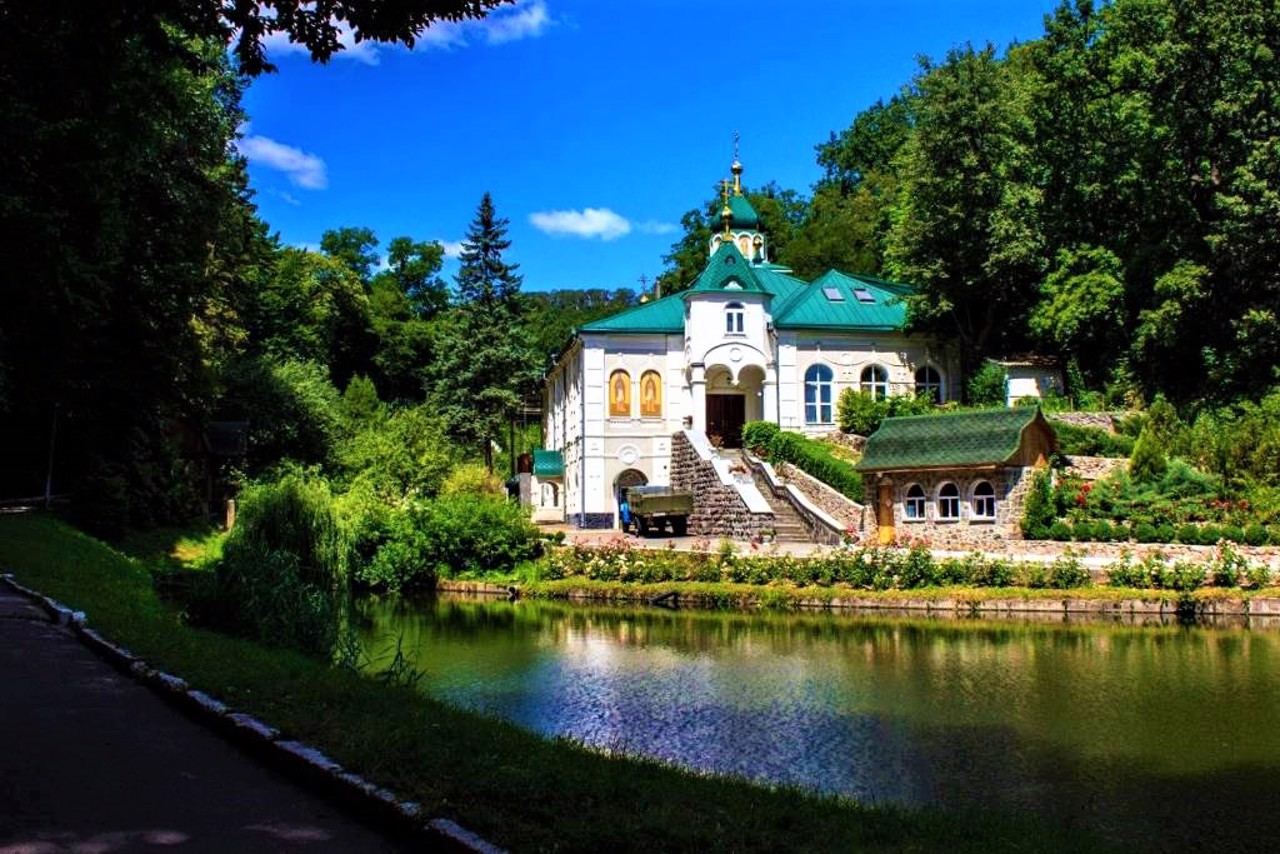 Монастырь Рождества Богородицы (Церковщина)