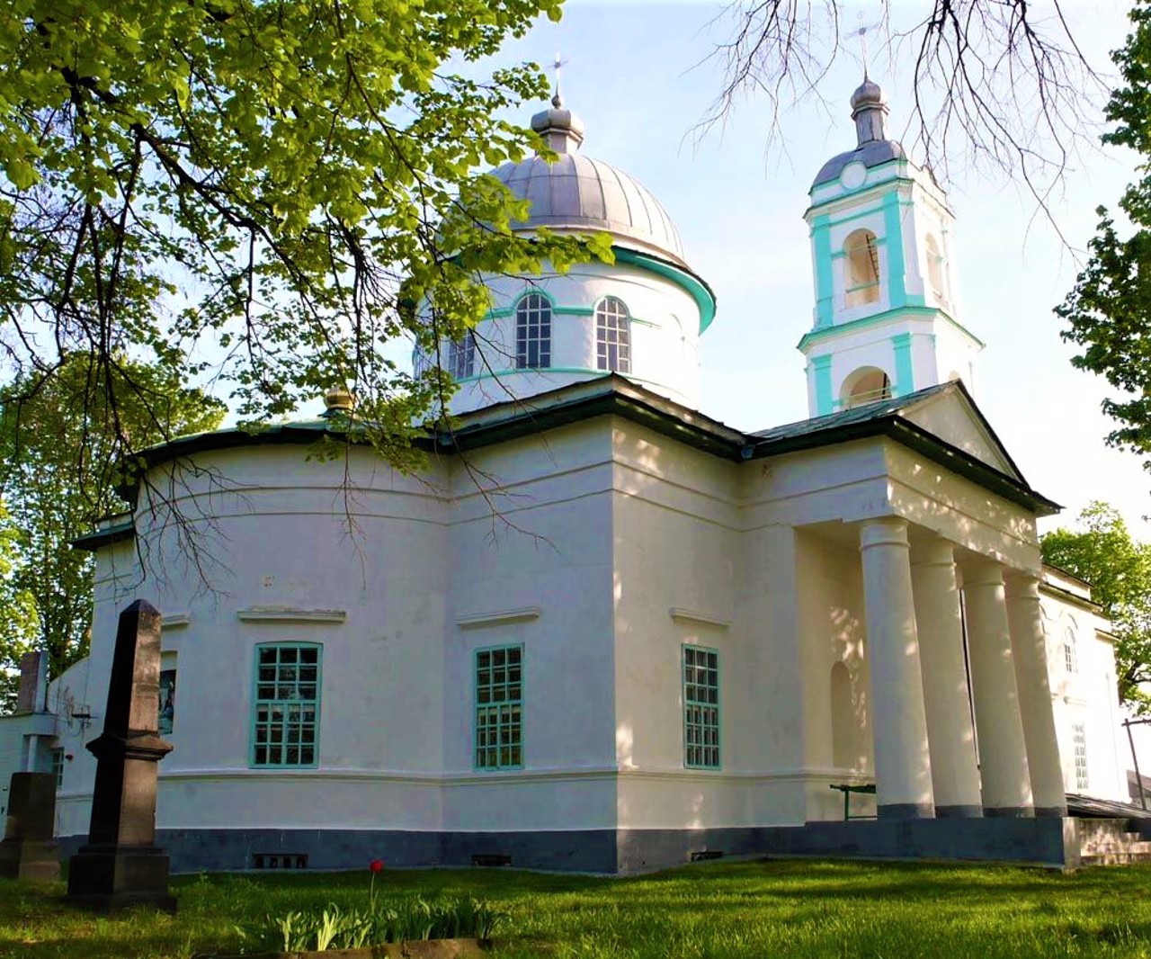 Holy Resurrection Church, Oster