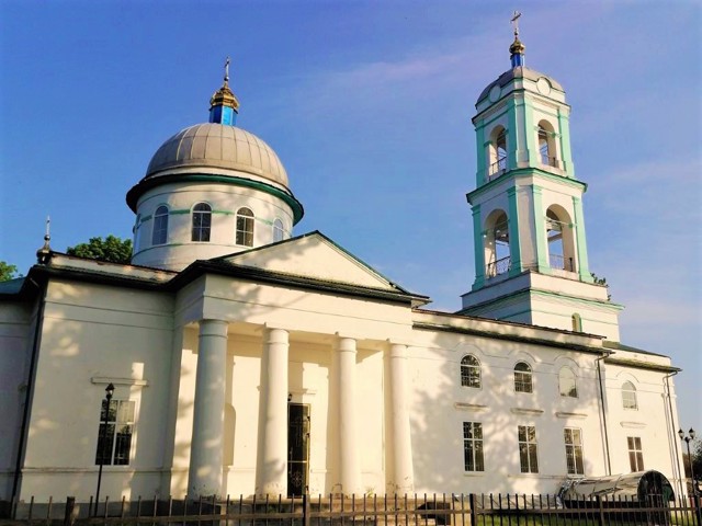 Воскресенская церковь, Остер