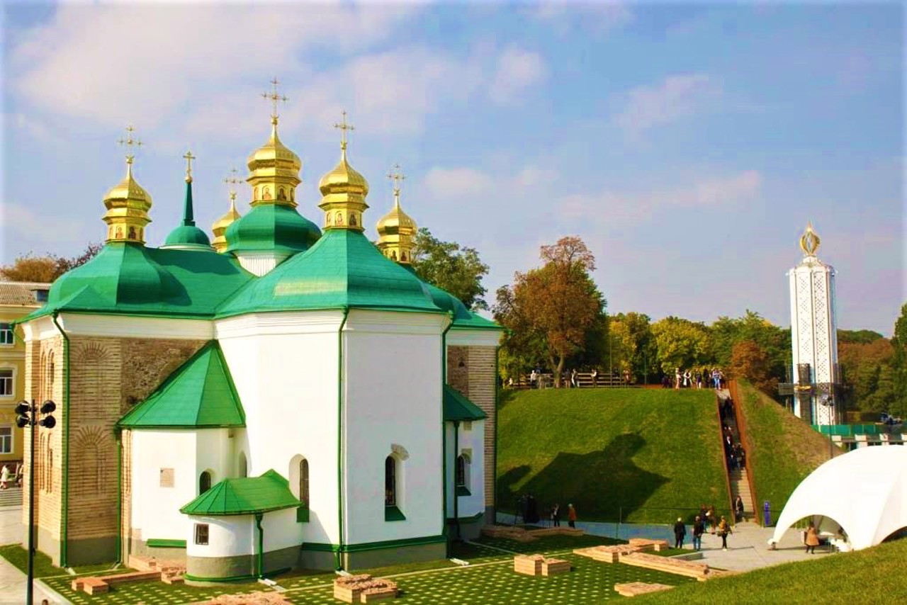 Церква Спаса на Берестові, Київ