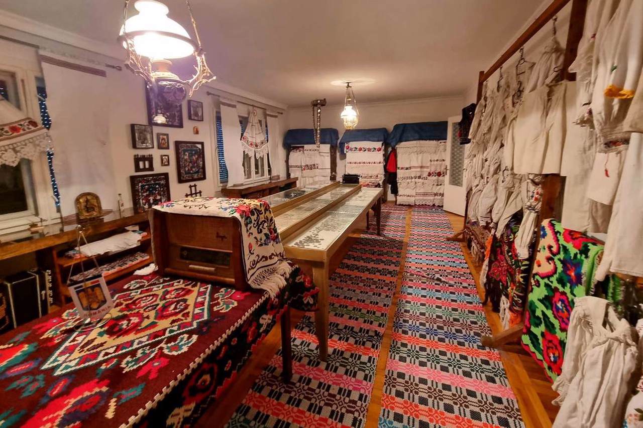 Музей истории и этнографии румын Закарпатья, Нижняя Апша