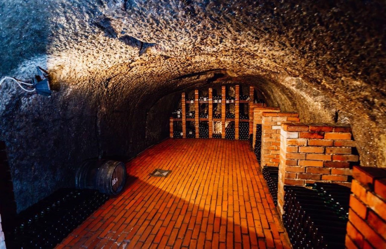 Дегустационный зал "Старый винный подвал", Берегово