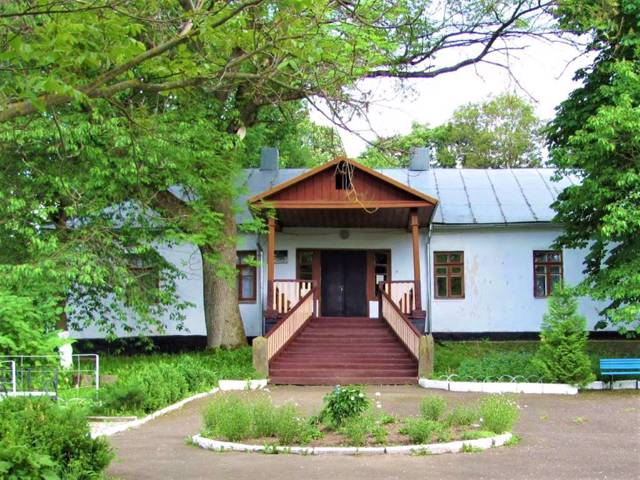 Anna Akhmatova Museum, Slobidka-Shelekhivska