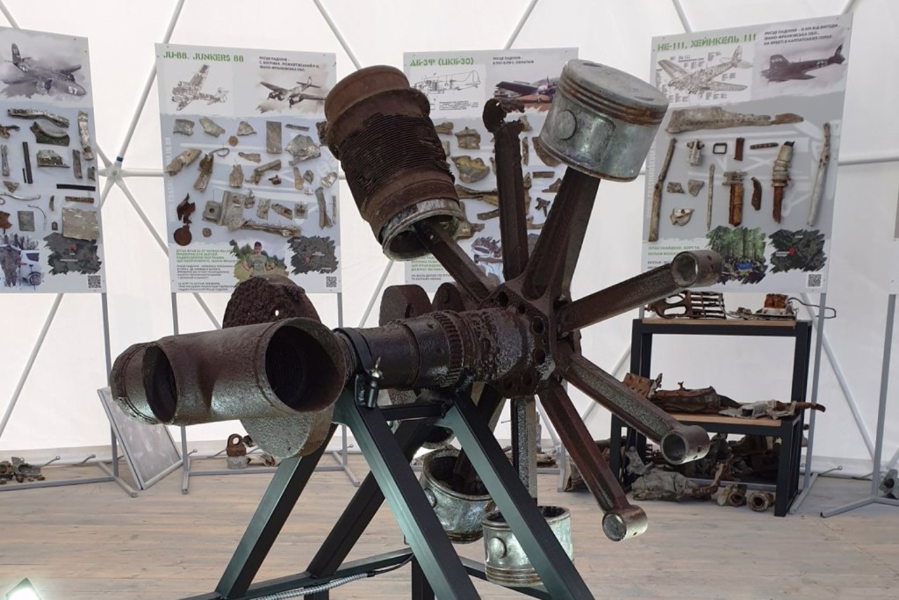 Lost Planes Museum, Khorosno