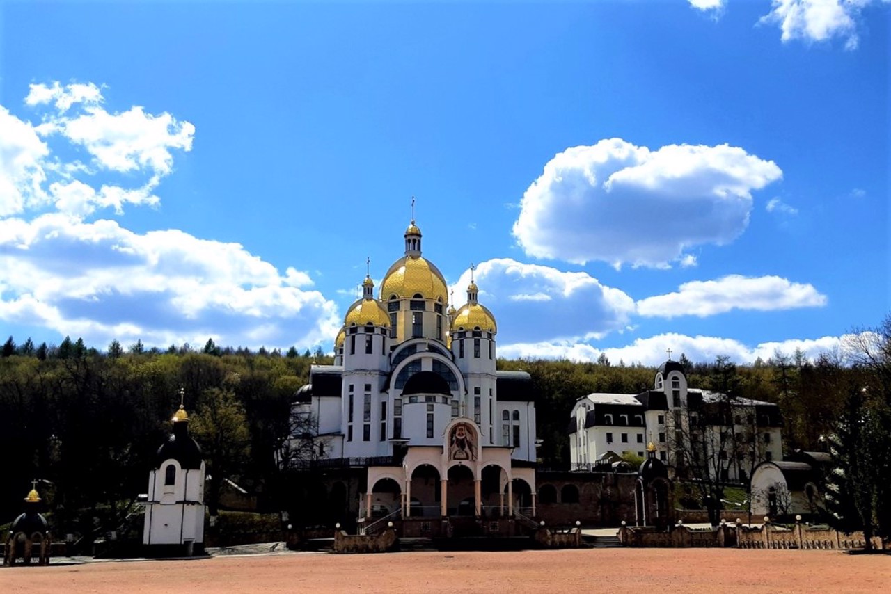 Марійський духовний центр, Зарваниця