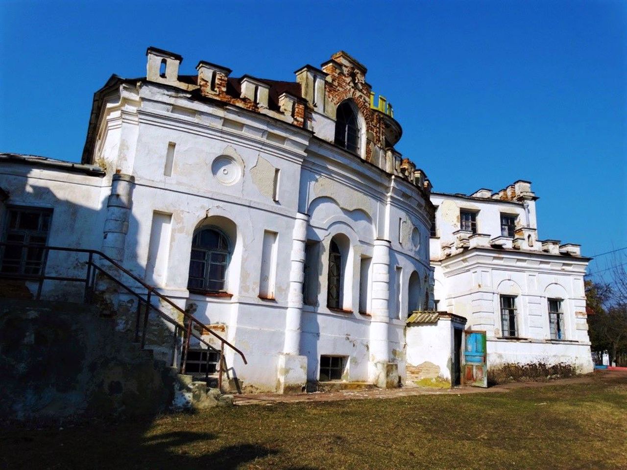 Дворец Румянцева-Задунайского, Вишенки