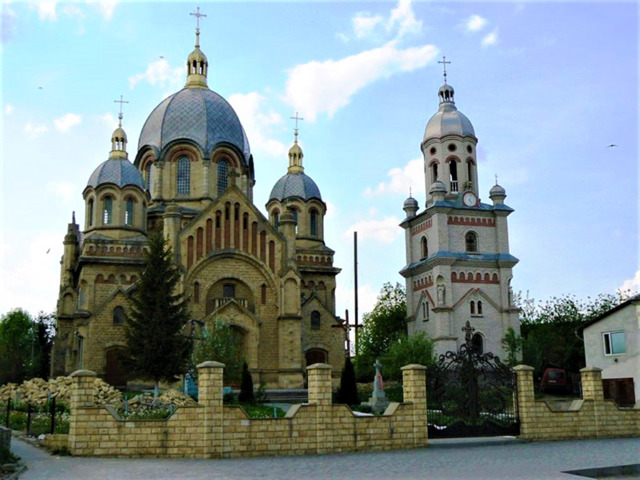 Михайлівська церква, Товсте
